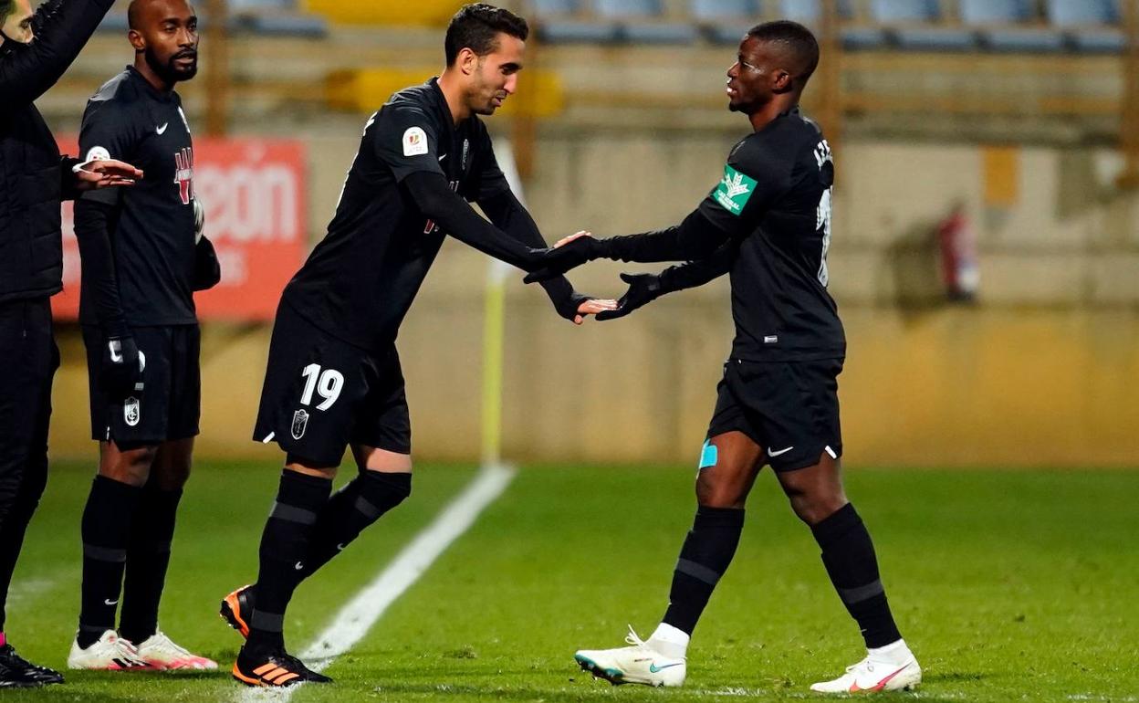 Ángel Montoro entró al terreno de juego por Ramón Azeez. 