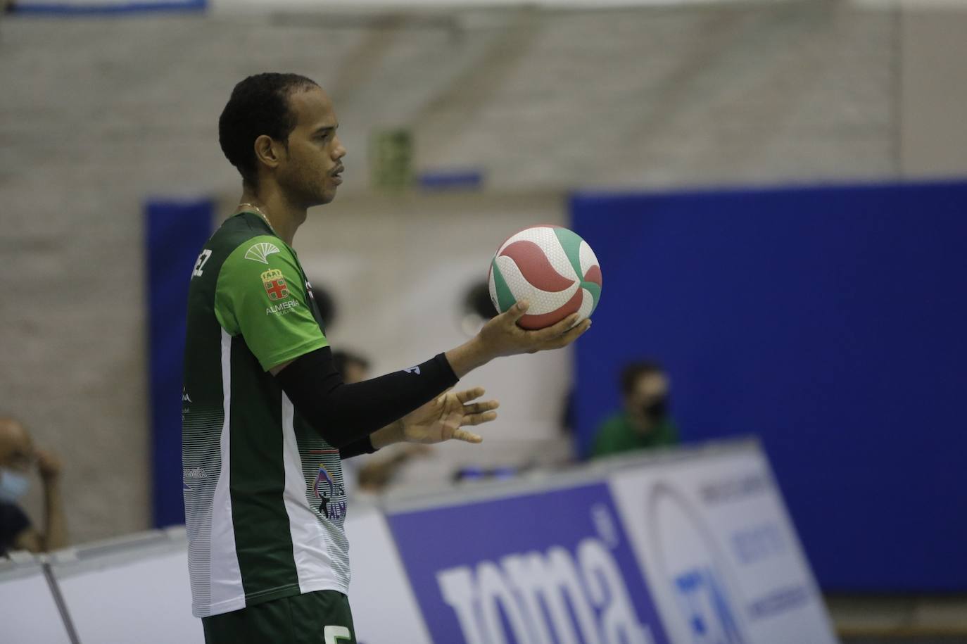 Javi Jiménez asegura estar preparado para ayudar a un Unicaja para el que augura títulos. 