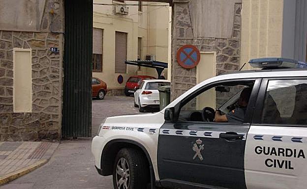 Investigado un conductor bebido por invadir el carril contrario y chocar de frente contra otro coche en Alhama de Granada