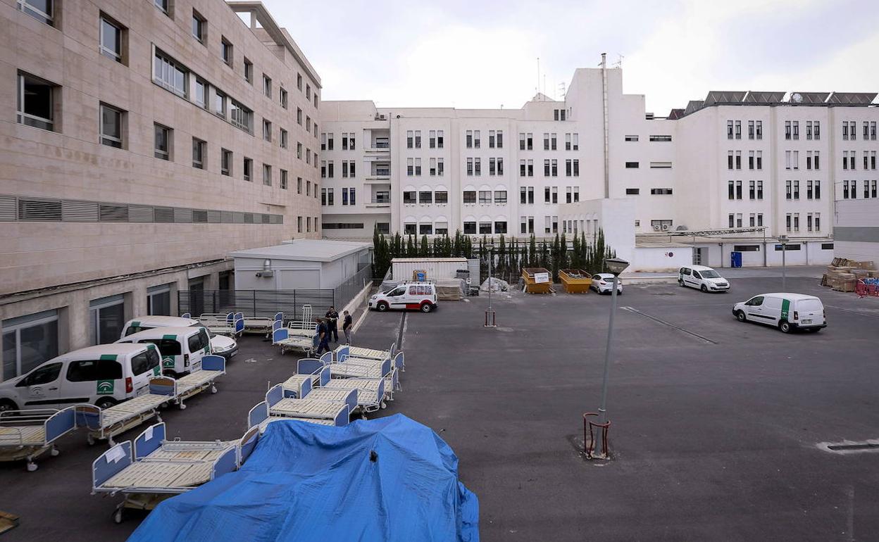 Pandemia en Granada | La provincia suma 12 fallecidos por Covid en 24 horas y dispara sus ingresos hospitalarios