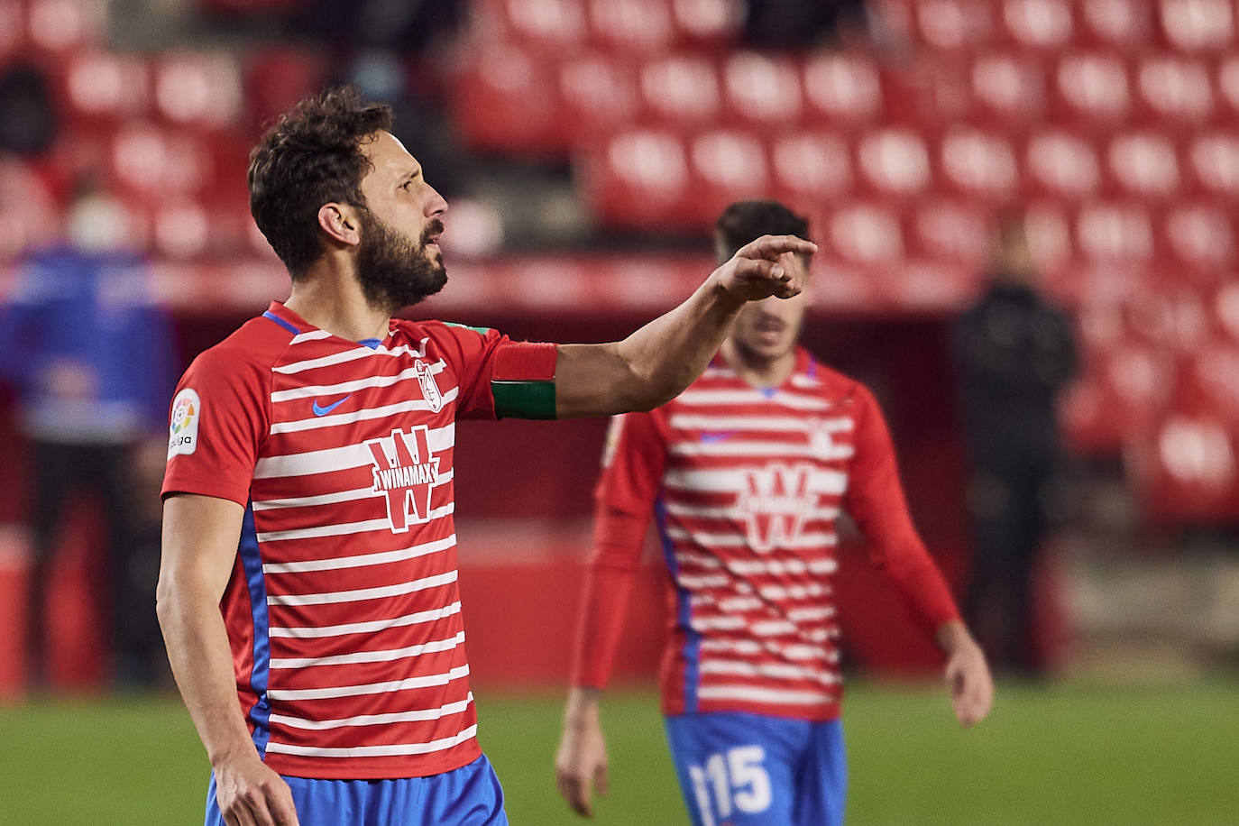Luis Súarez, Germán y Gonalons celebran el 1-0, anotado por el delantero colombiano.