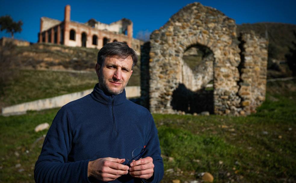 Luis José García-Pulido, en una reciente visita a las minas auríferas de la Lancha. 