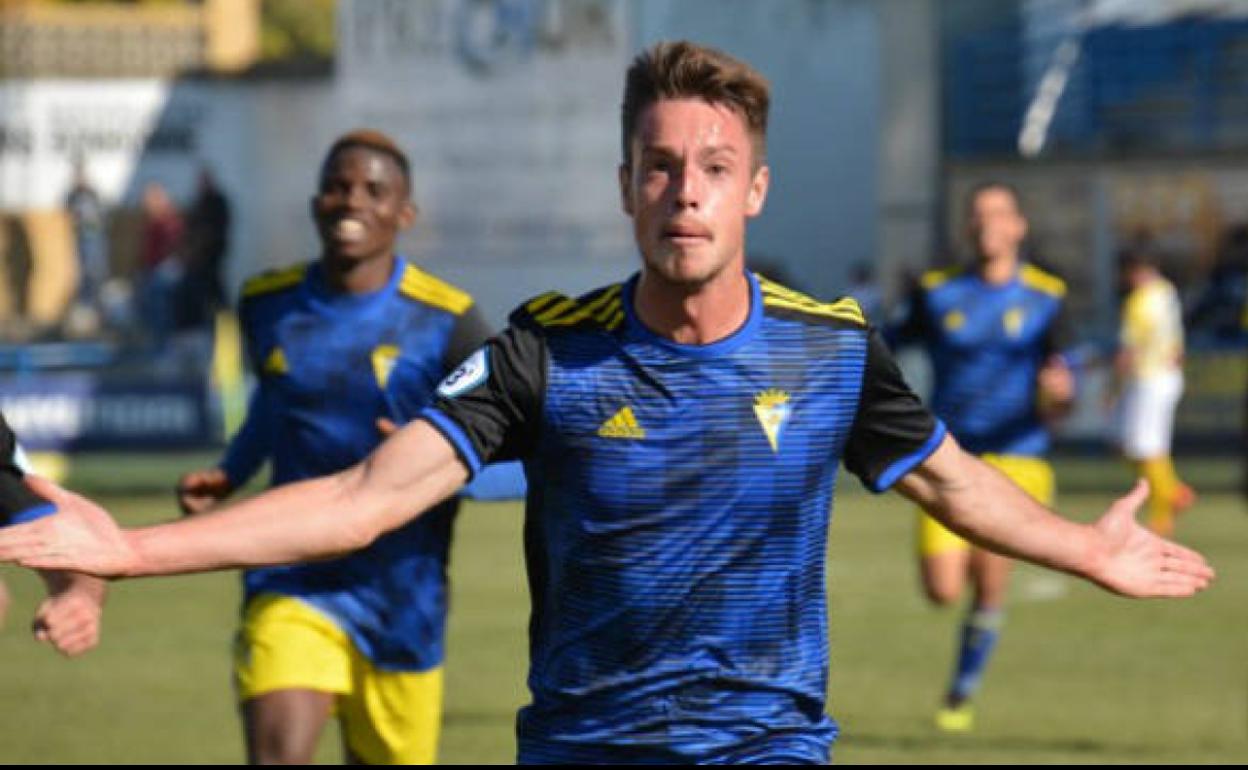 El delantero Pekes jugará esta temporada en el Real Jaén. 