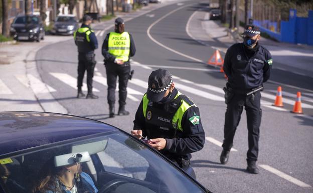 La Junta anunciará el viernes nuevas medidas restrictivas que pueden afectar a movilidad y toque de queda