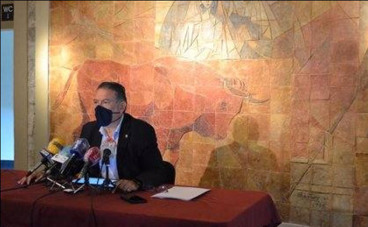 Raúl Caro-Accino, alcalde de Libnares. 