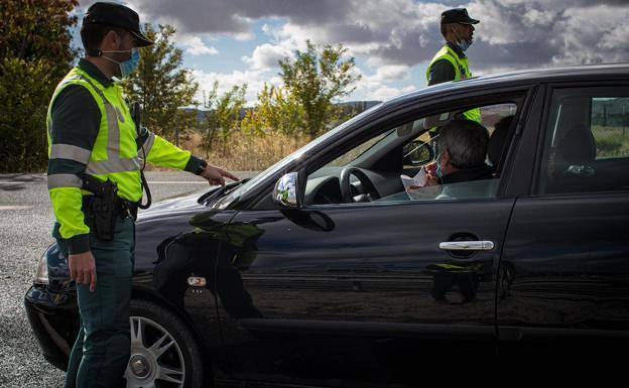 Medidas de restricción en Granada | Los motivos por los que se puede salir de Granada y los documentos que necesitas llevar para justificar los movimientos