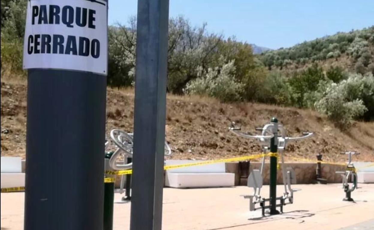 Parque biosaludable cerrado por motivo de la Covid-19 en Abla. 