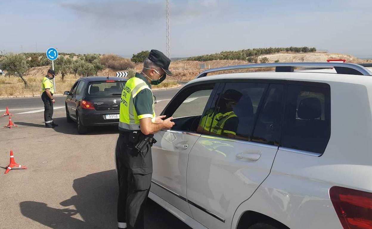 Control en carretera de la Guardia Civil. 