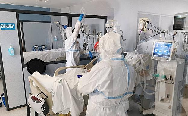 Almería suma casi 600 nuevos casos de Covid y nueve muertos pese al efecto lunes