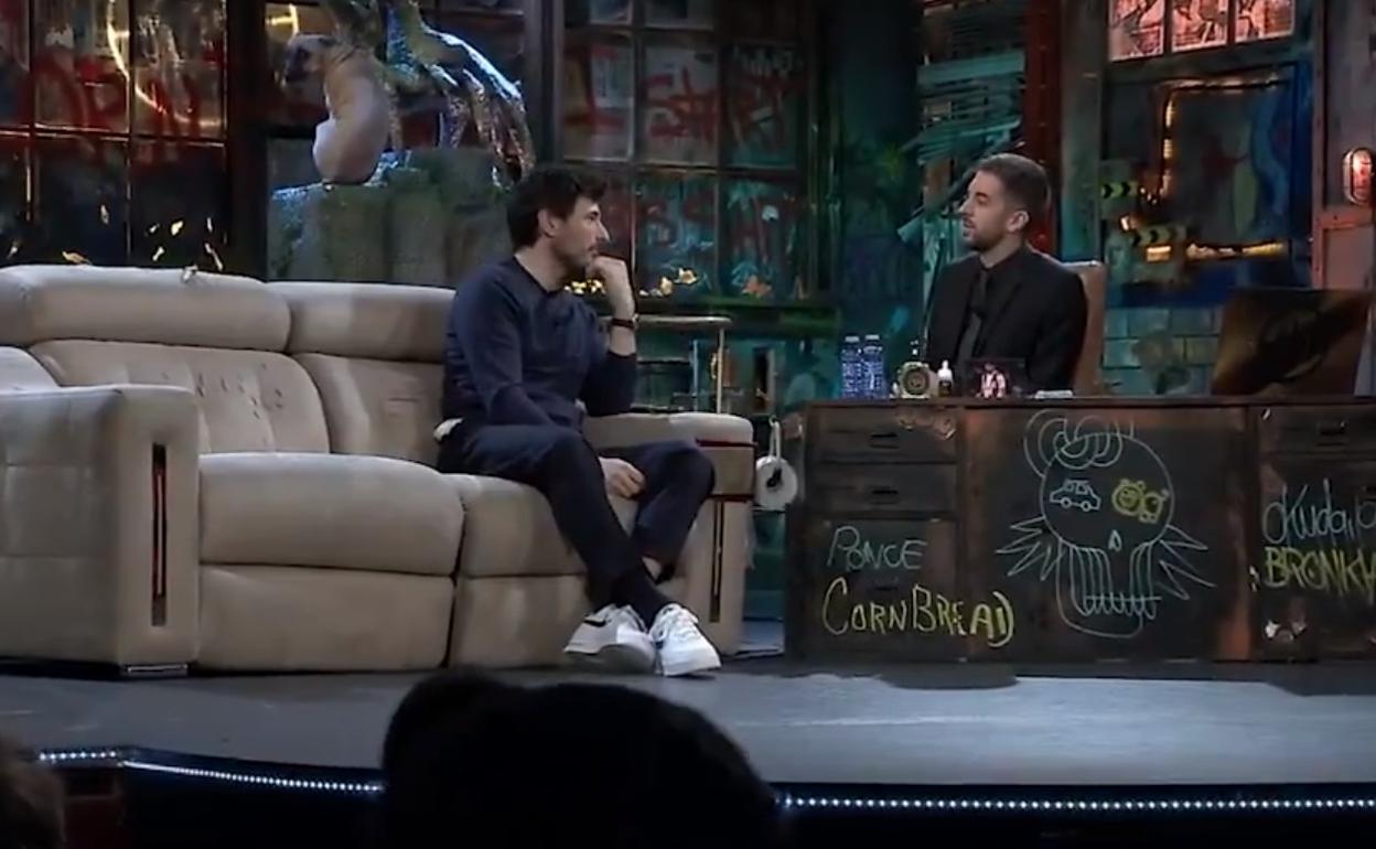 Andrés Velencoso y David Broncano durante el programa.