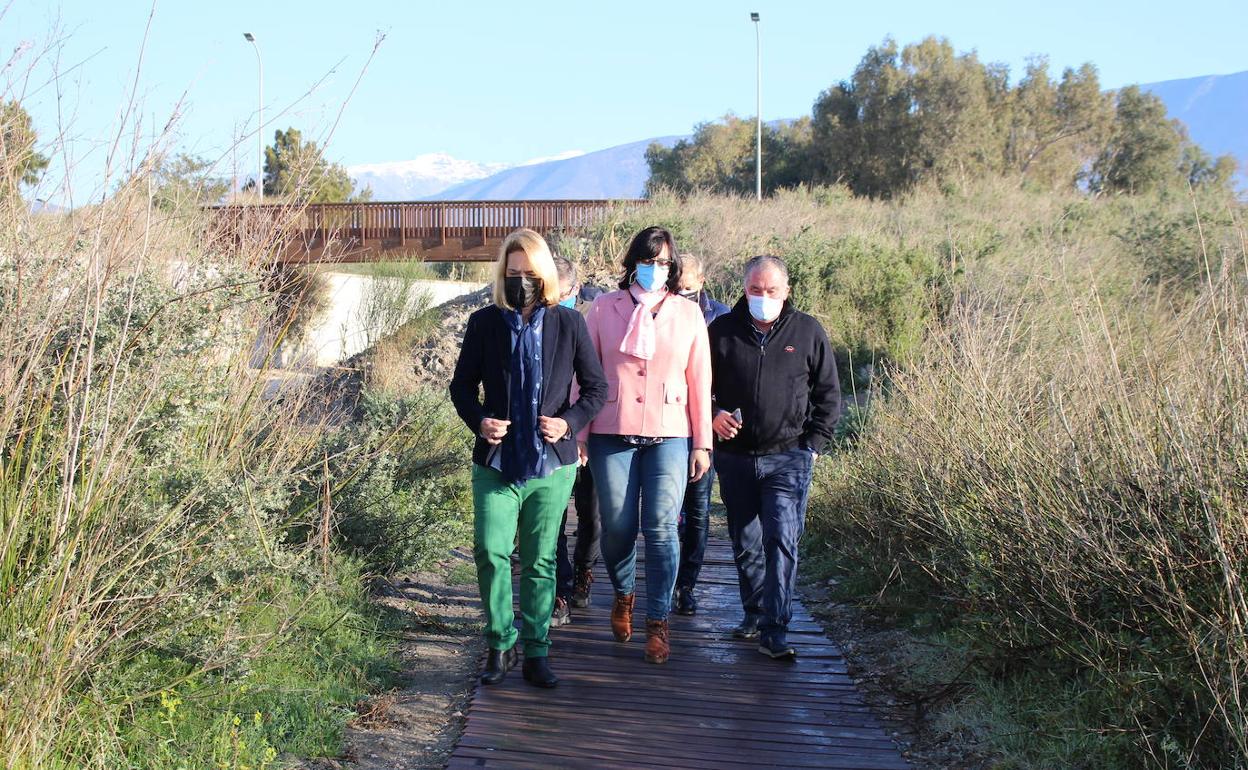La Rambla de Los Álamos recupera su desembocadura con una importante limpieza y restauración paisajística