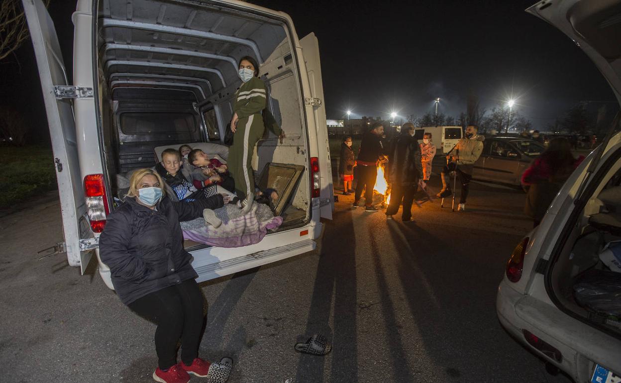 Terremotos en Granada | Santa Fe ampliará el apoyo a sus vecinos con ayuda psicológica y más logística en las zonas de acampada