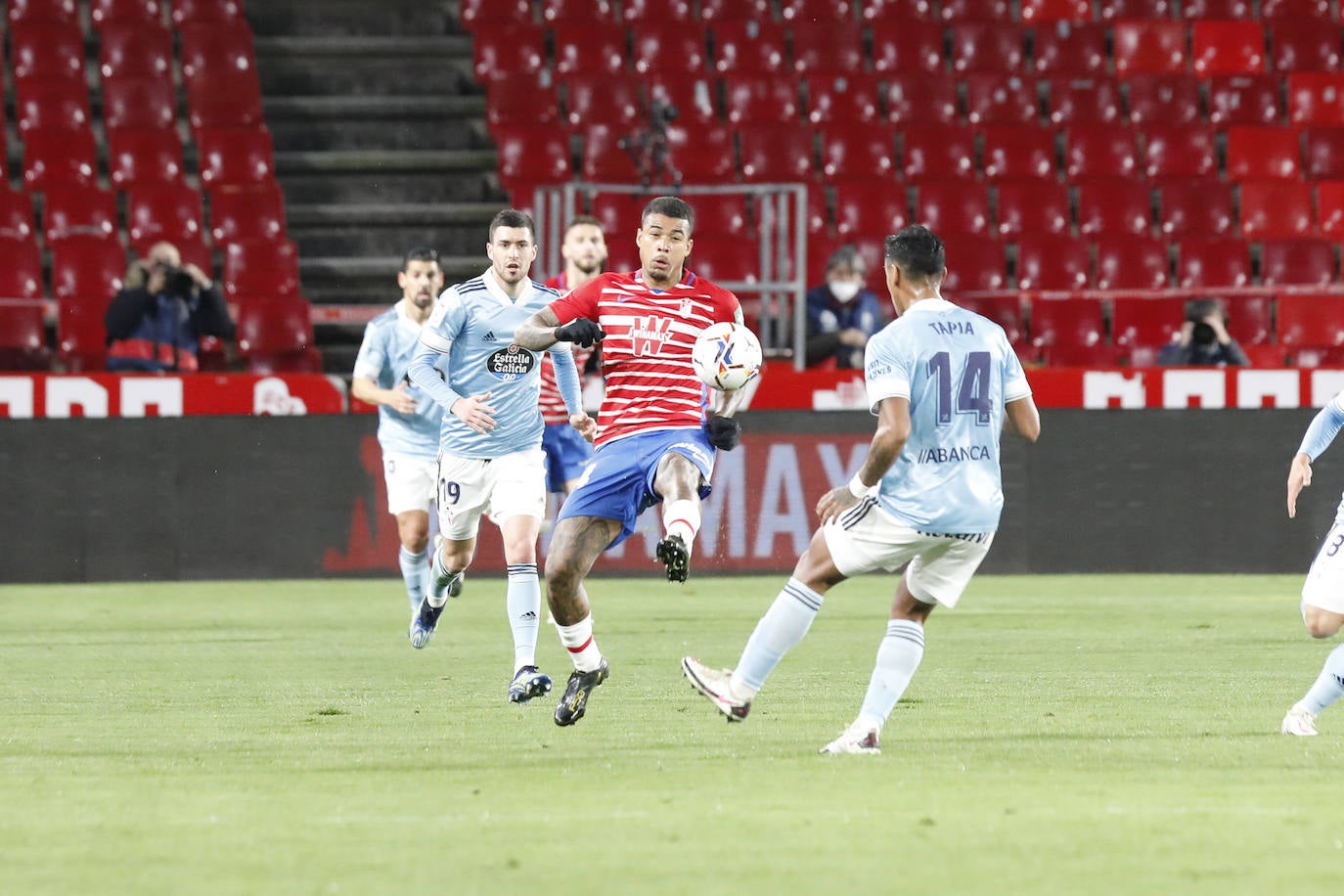 Fotos: Las mejores imágenes del Granada CF- Celta de Vigo