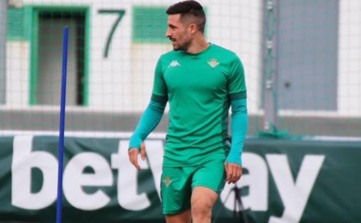 José Irizo en un entrenamiento con el Real Betis esta temporada.
