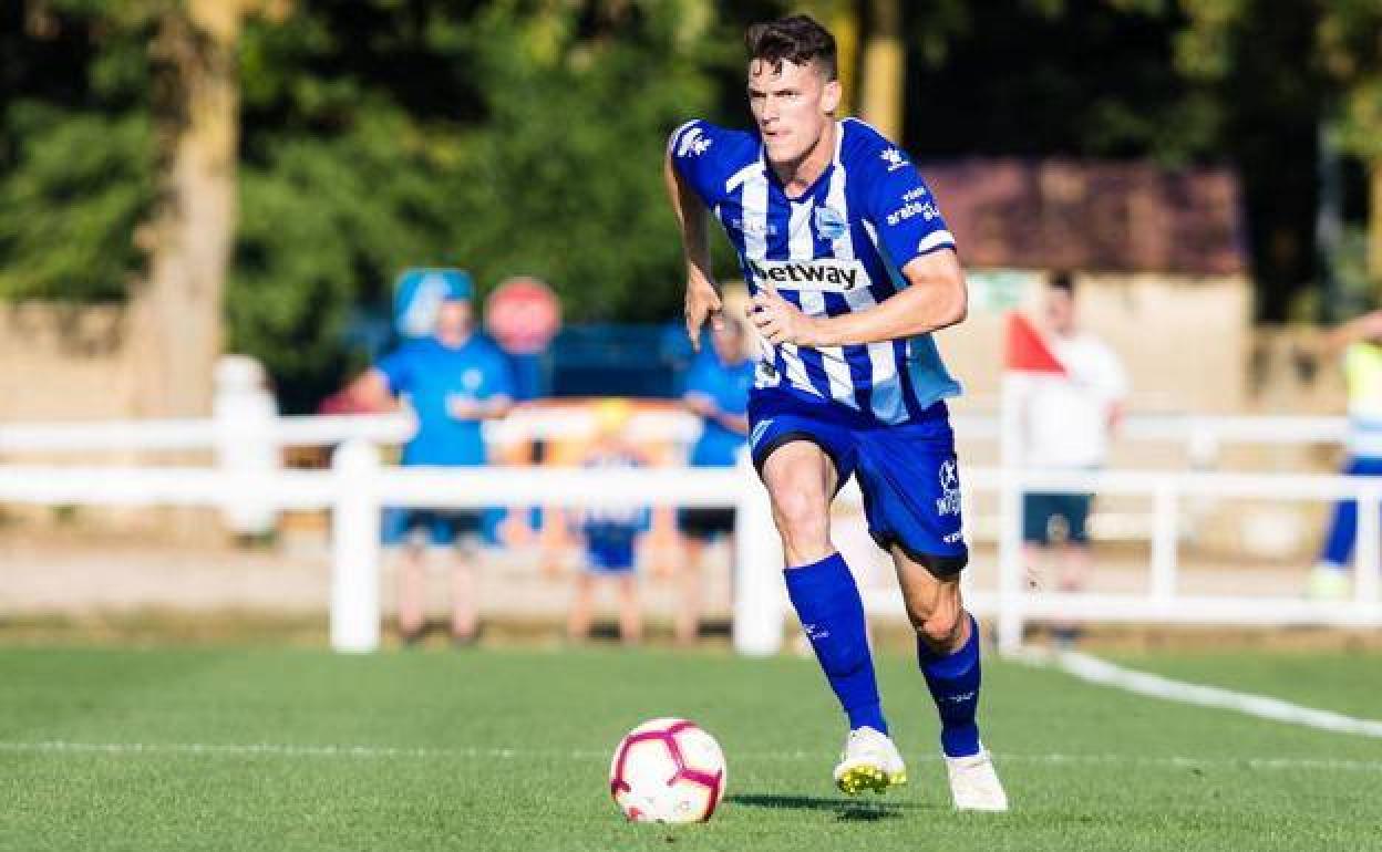 Adrián Marín, en un partido con el Deportivo Alavés. 