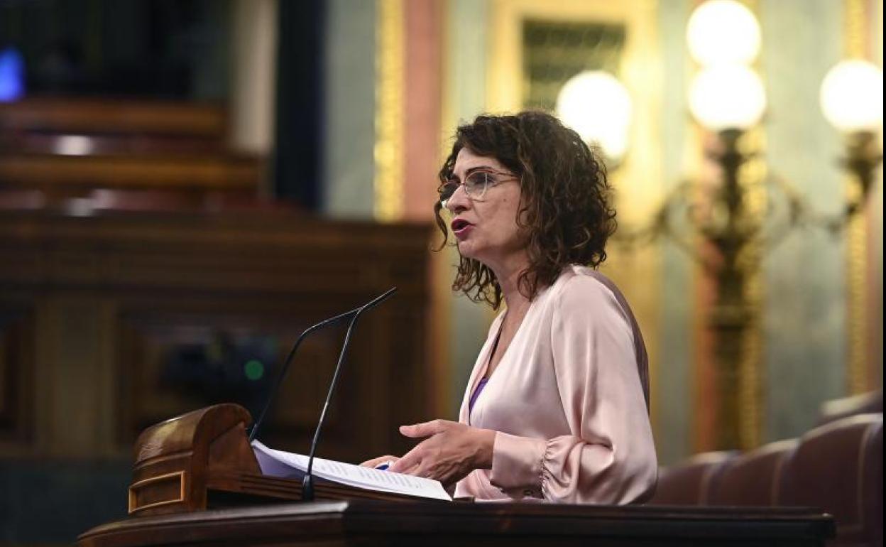 María Jesús Montero, ministra de Hacienda, en un pleno del Congreso de los Diputados 