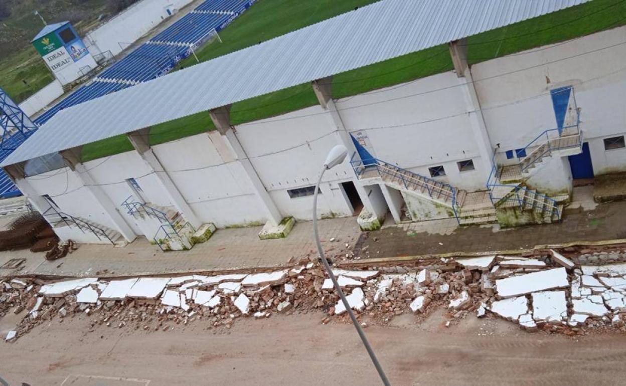 Muro de preferencia, derribado esta misma mañana. 