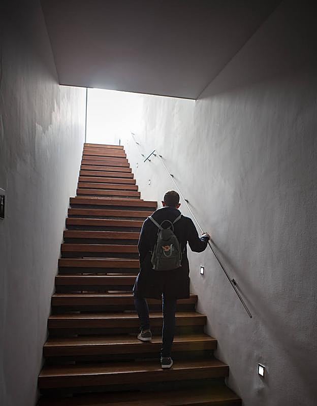 Escalera del Centro José Guerrero. 