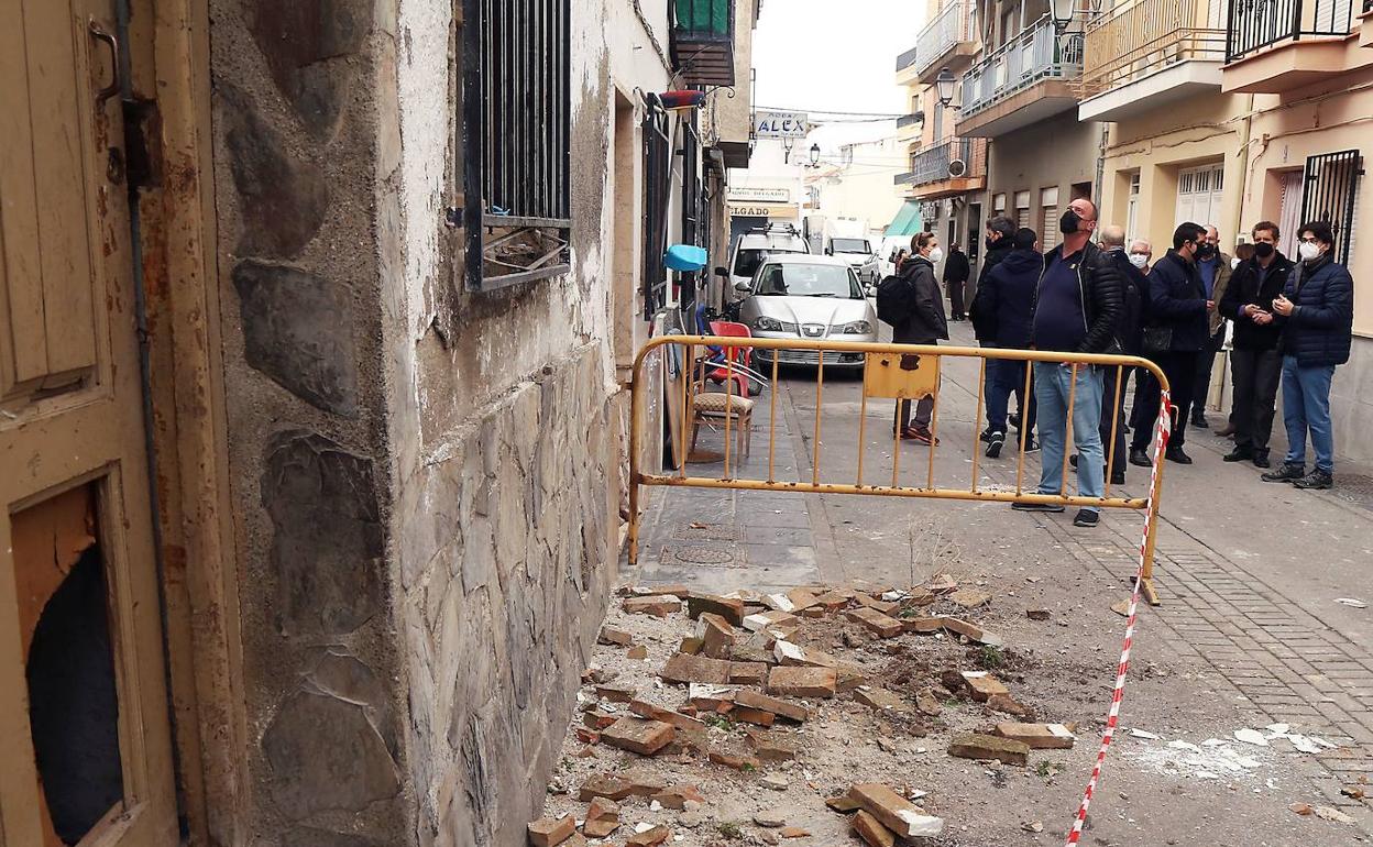 Terremotos en granada | santa fe prohíbe aparcar en el centro histórico por seguridad tras los seísmos | ideal