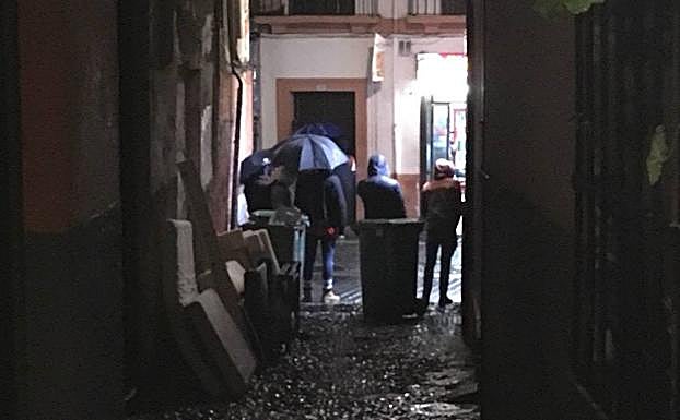 El Albaicín se moviliza por Whatsapp contra la delincuencia callejera 