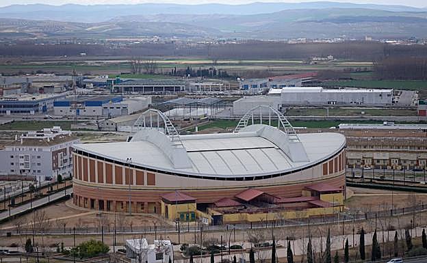 Salud vacunará a los centros de día en el Coliseo de Atarfe, Fermasa y Loja