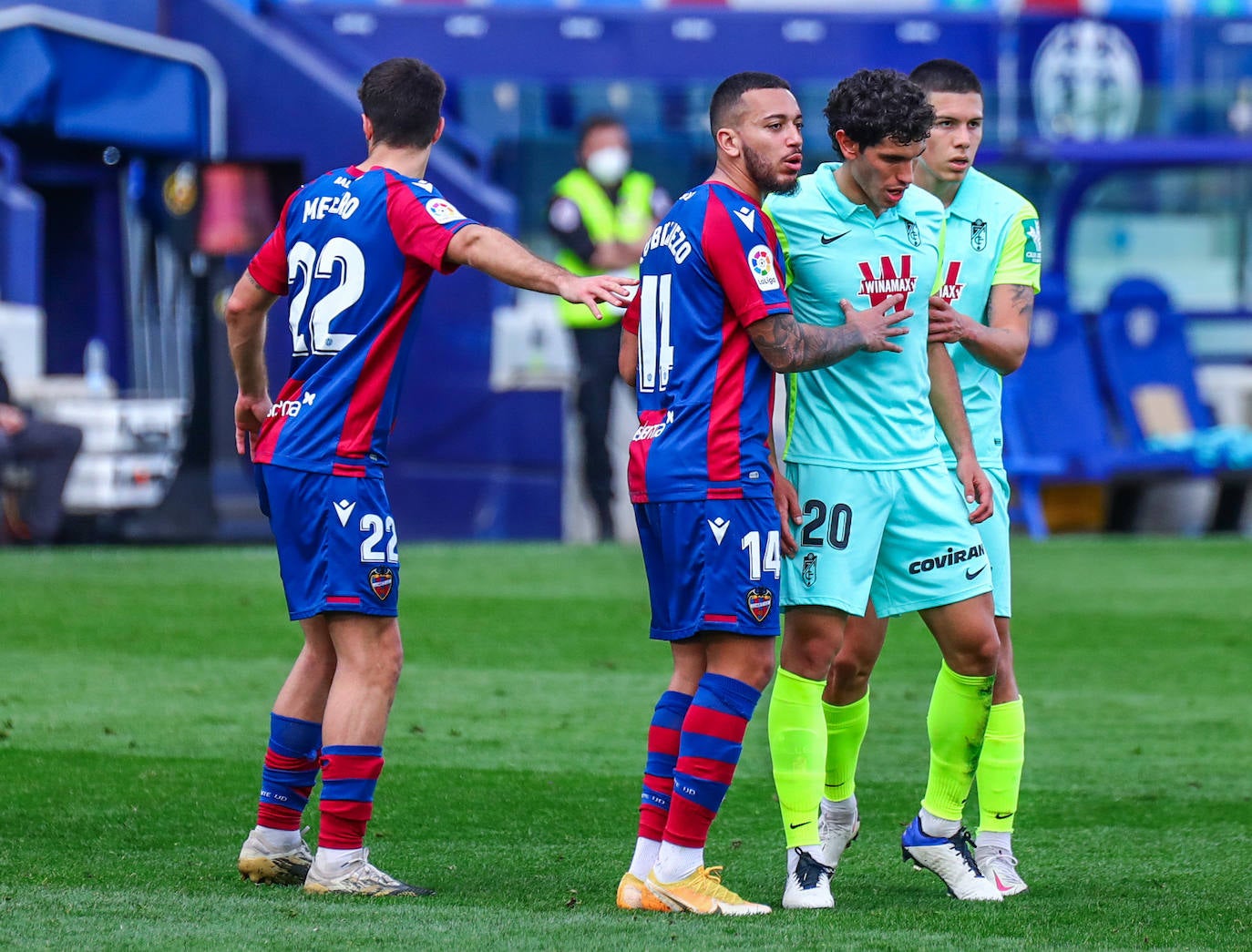 Las jugadas más interesantes del partido entre el Levante y el Granada