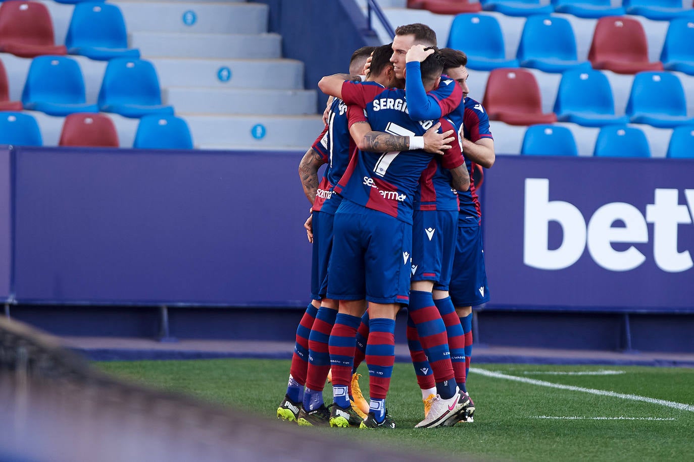 Las jugadas más interesantes del partido entre el Levante y el Granada