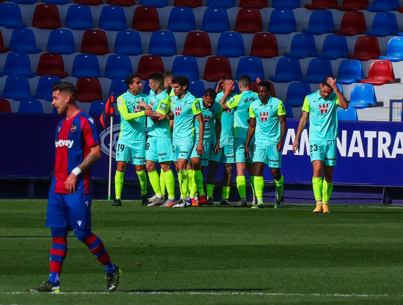 Las jugadas más interesantes del partido entre el Levante y el Granada