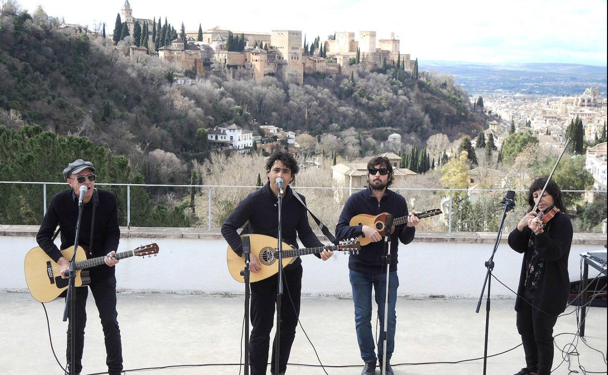 Antonio Arias, junto con el dúo Fandila y David Montañés.