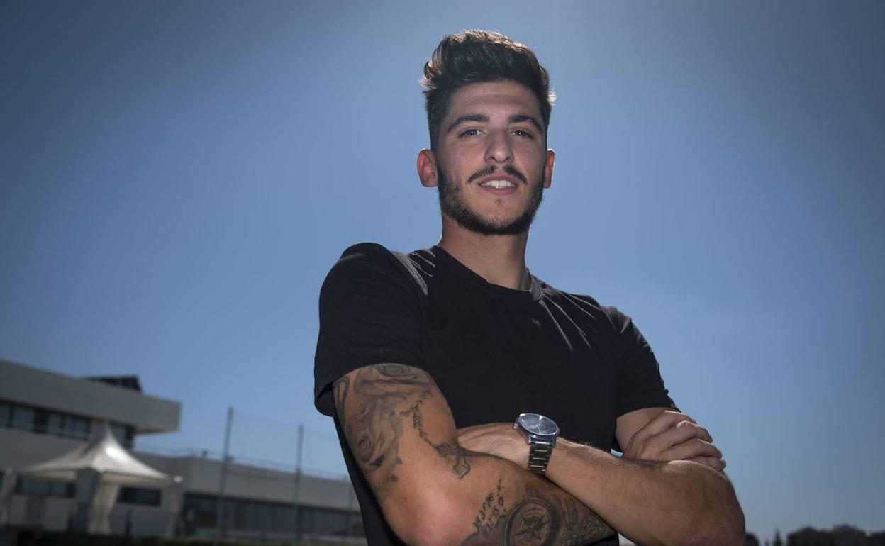 Carlos Neva, jugador recién renovado por el Granada, en una imagen de archivo. 