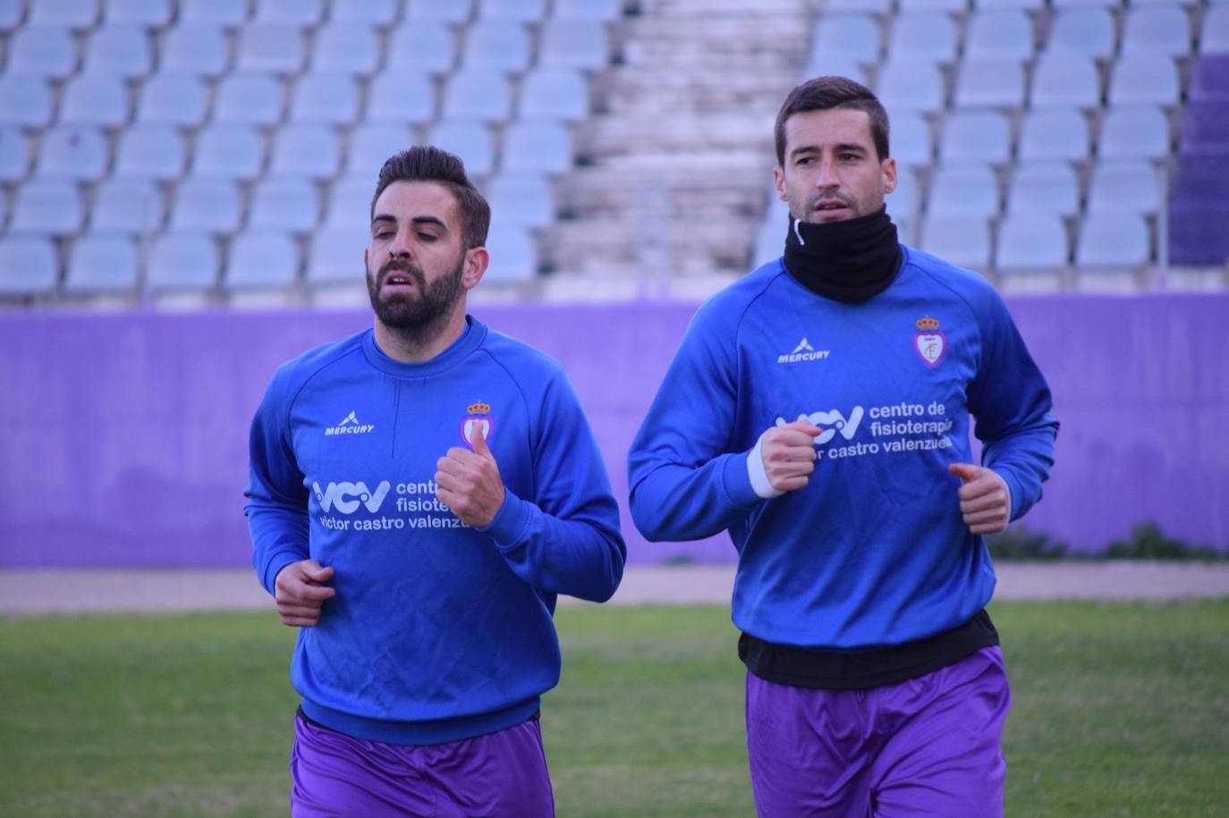 Los jugadores blancos preparan el duelo del domingo en casa del Huétor Vega (12:00 horas). REALJAÉN