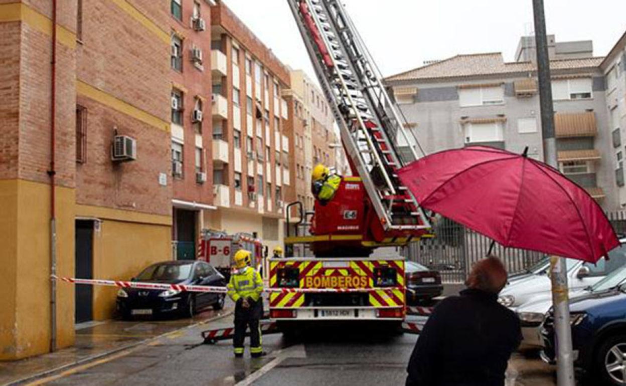 Cinco desalojados, tres menores, tras el derrumbe parcial de una vivienda abandonada en Santo Tomé
