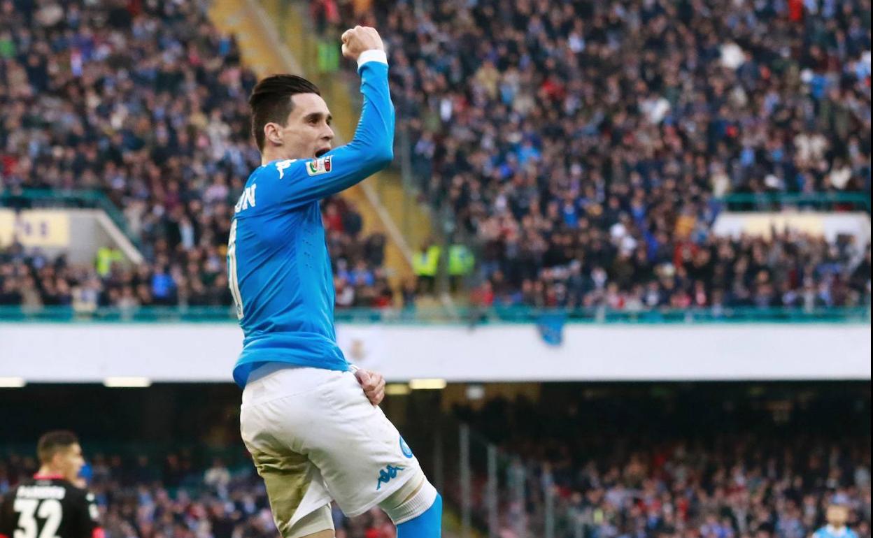 José Callejón celebra un gol. 