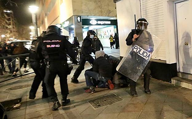Prisión para uno de los detenidos el sábado en Granada tras la manifestación