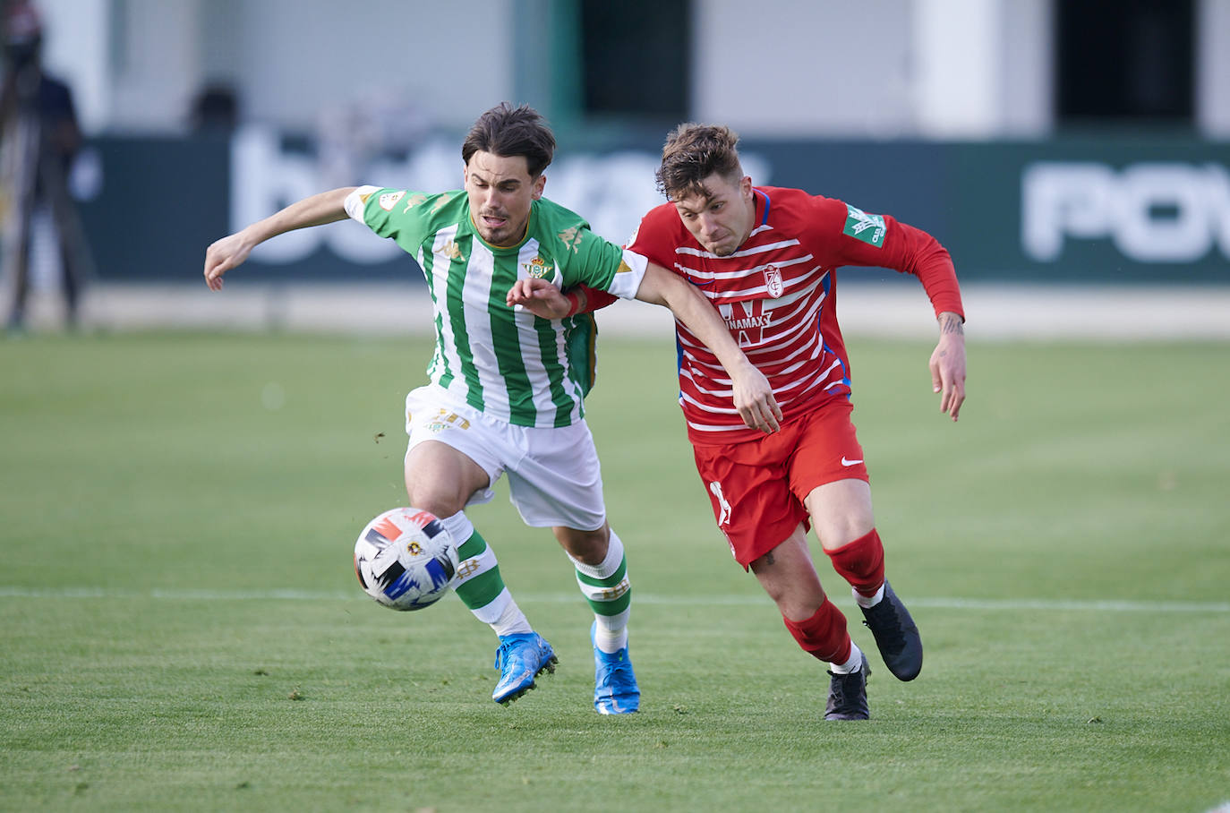 Fotos: Zarpazo de un Recreativo contundente ante el Betis Deportivo