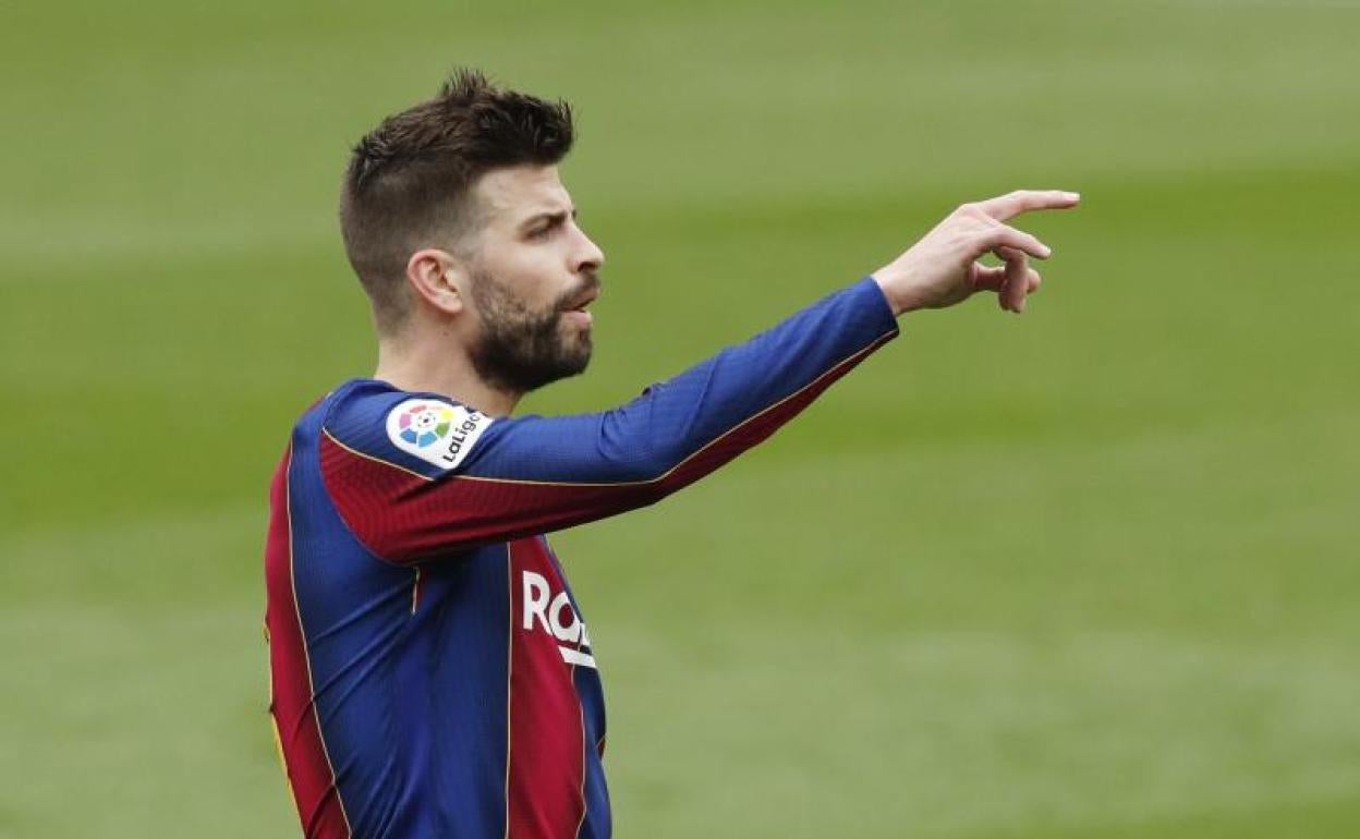 Gerard Piqué, durante el partido ante el Cádiz. 