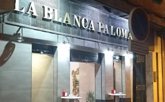 Adiós a 'La Blanca Paloma', mítico bar de Alhamar: «Nuestros clientes tenían miedo y era imposible seguir así»