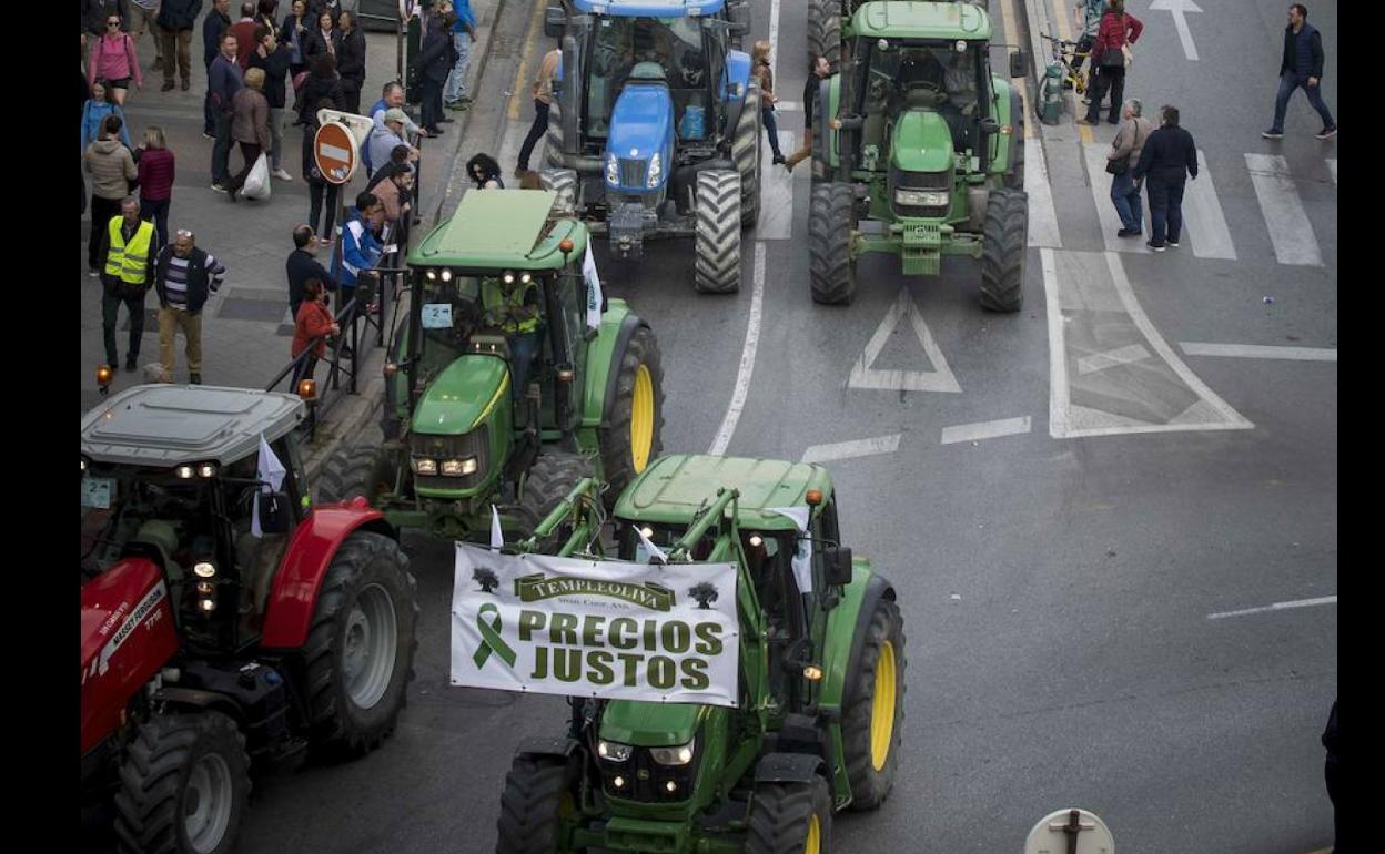 Una caravana del sector primario cortará Granada para protestar por la crisis