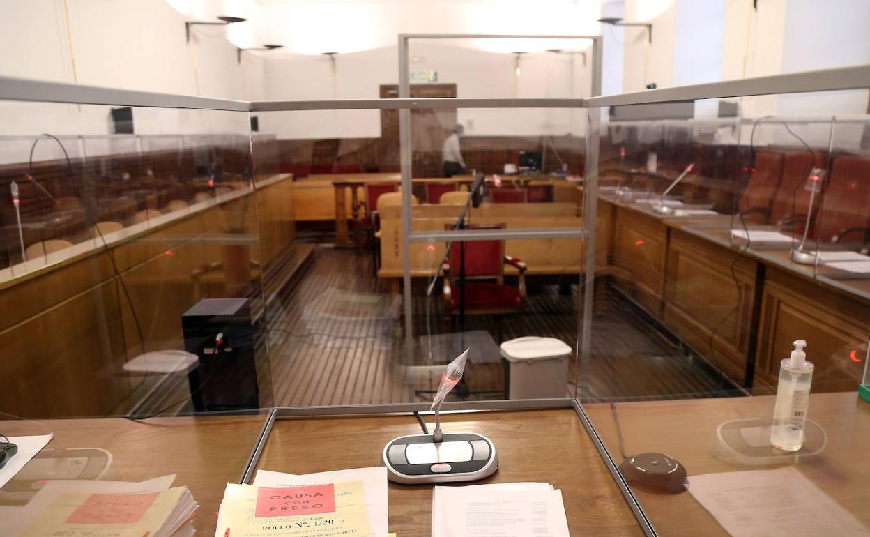 Una de las salas de vistas de la Audiencia Provincial de Granada, donde se enjuició el caso a finales del año pasado. 
