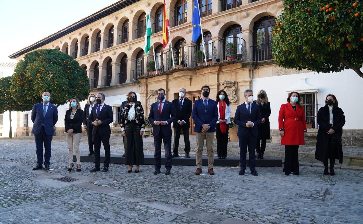 En directo | Moreno informa de las medidas contra la pandemia tras el Consejo de Gobierno.
