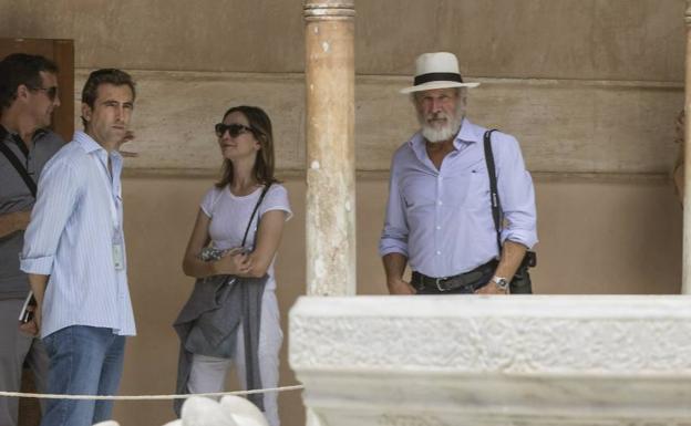 Harrison Ford, con gorro blanco, en el Patio de los Leones. 