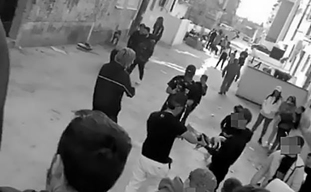 La Policía Local de Granada investiga a los jóvenes que salen en un videoclip por incumplir las normas anticovid