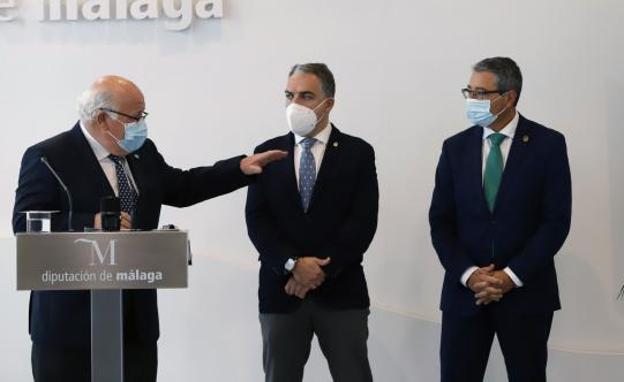 Andalucía cambia su plan de vacunación tras recibir la mitad de las dosis previstas de AstraZeneca