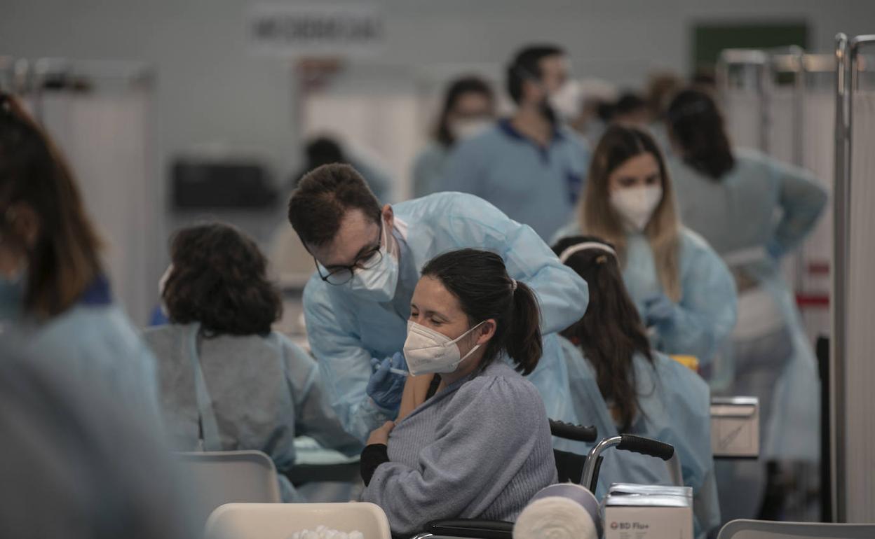 Pandemia en Andalucía | La Junta asegura que la variante británica ya está detrás del 60% de los contagios