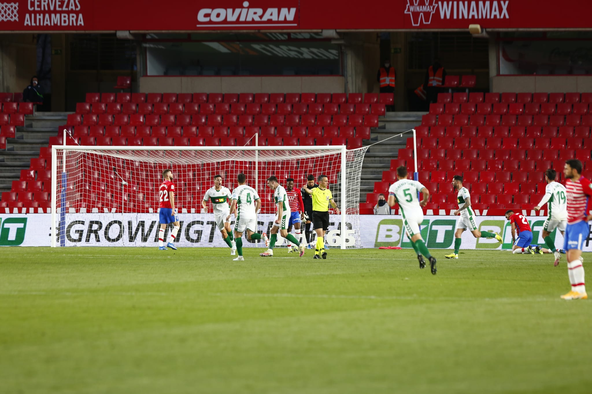 Fotos: Las mejores imágenes del Granada-Elche