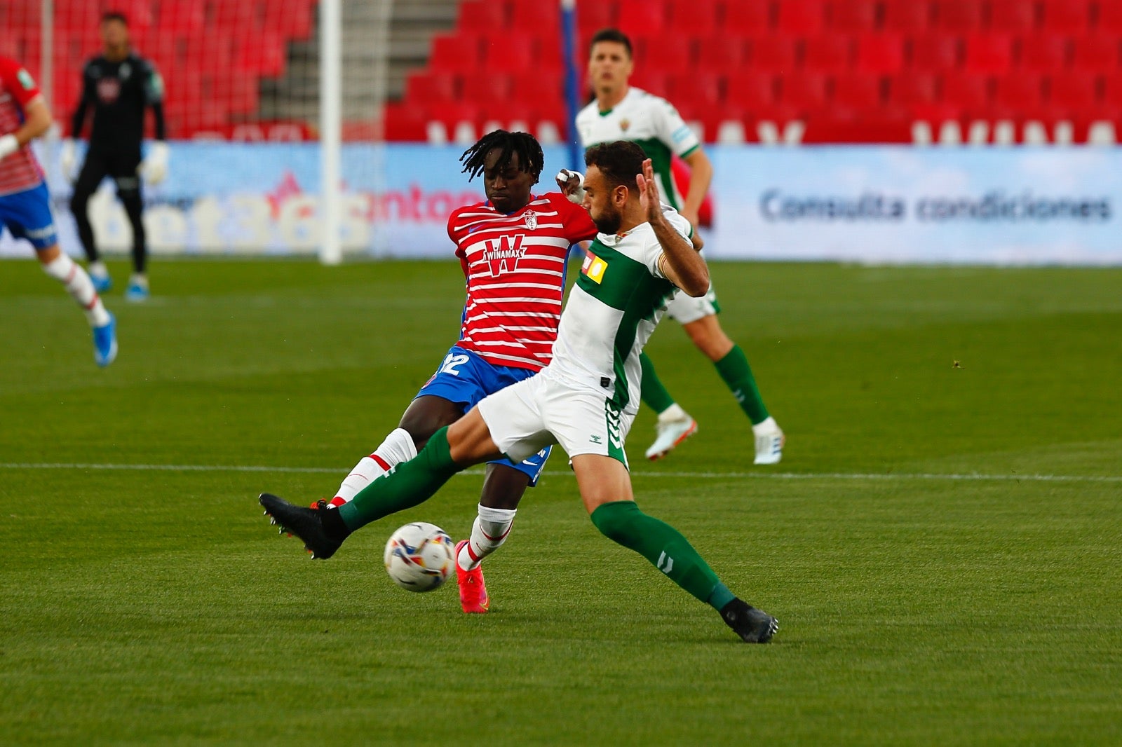Fotos: Las mejores imágenes del Granada-Elche