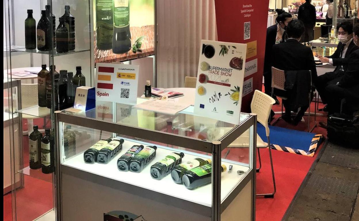 Promoción de distintos tipos de aceite de oliva ahora por parte de Extenda en Japón. 