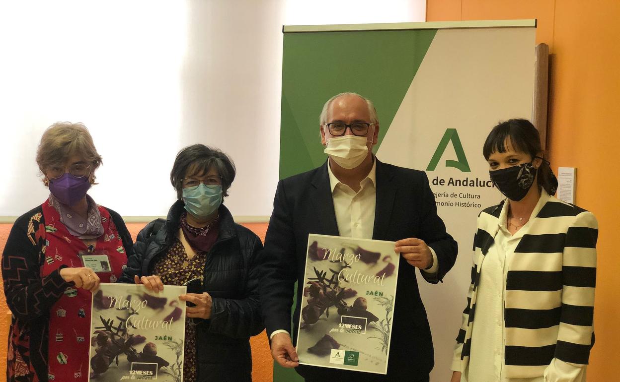 Jesús Estrella en la presentación de la programación cultural.