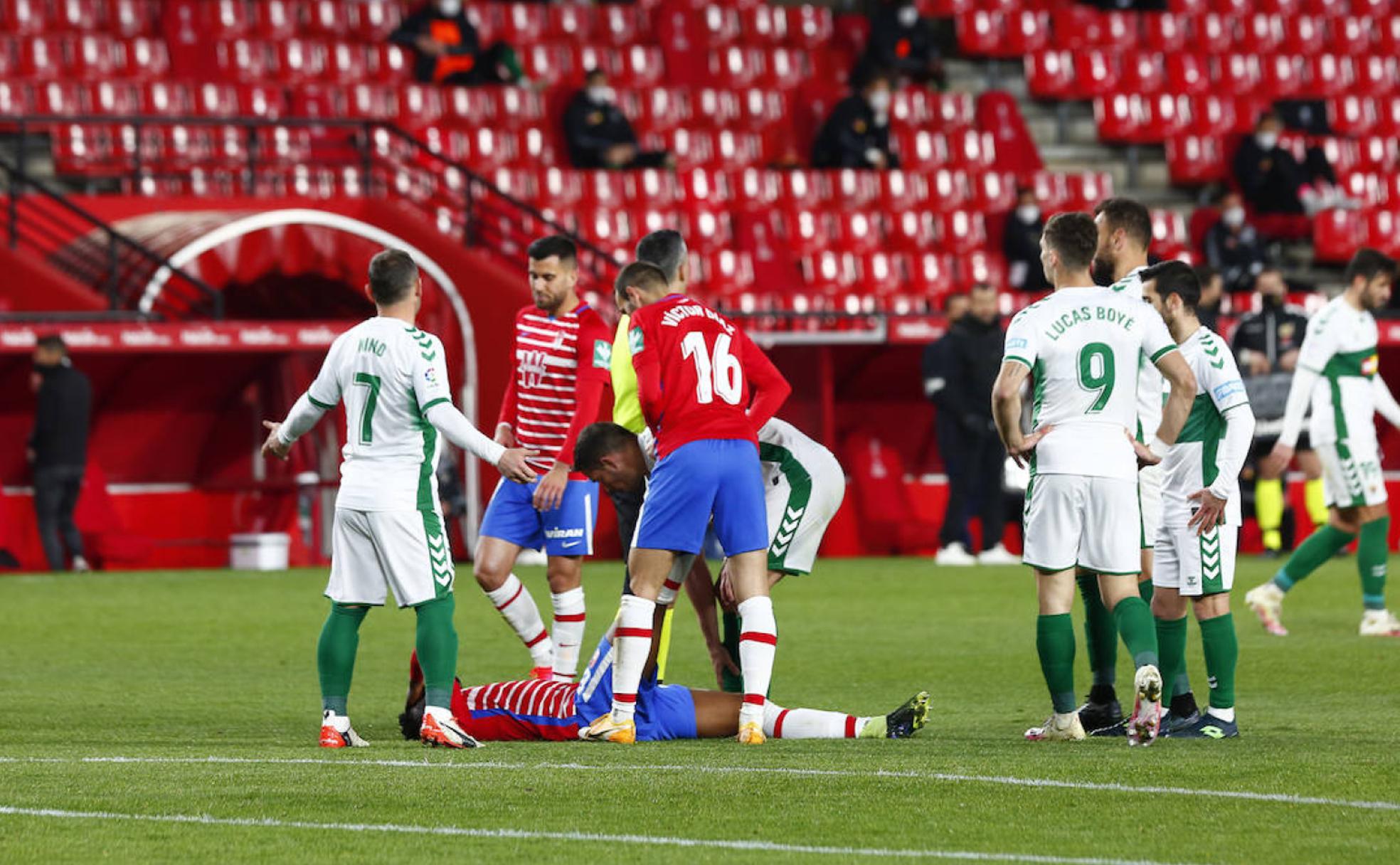 Eteki, que acabó con molestias el partido contra el Elche, está fuera del parte médico rojiblanco. 
