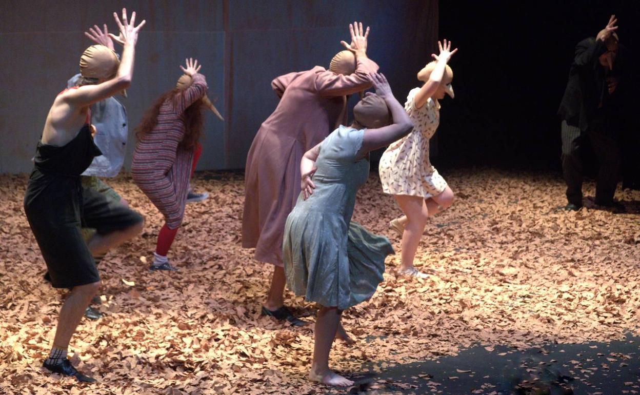 Las Aves de Aristófanes, en el Teatro Alhambra.